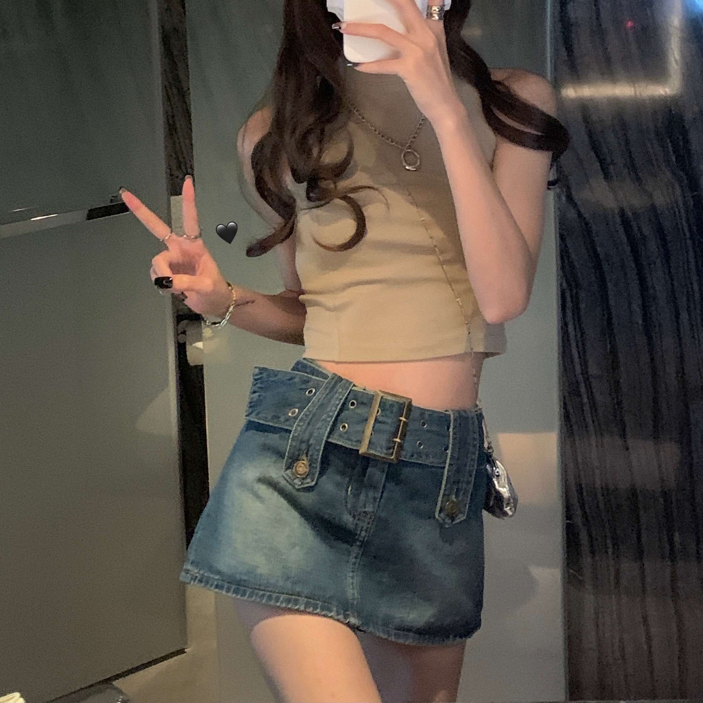 カジュアルスタイル　デニムミニスカート