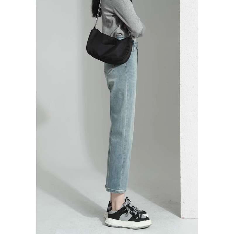 カジュアルスタイル クロップド丈ストレートデニム