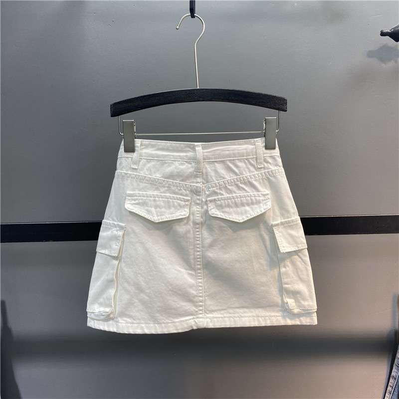 カーゴポケット付きホワイトデニムミニスカート