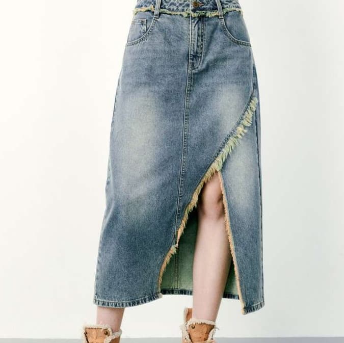 カジュアルスタイル　フリンジ切替デニムスリットスカート