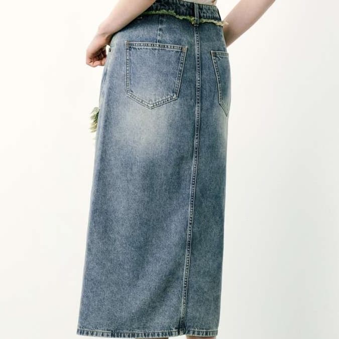 カジュアルスタイル　フリンジ切替デニムスリットスカート