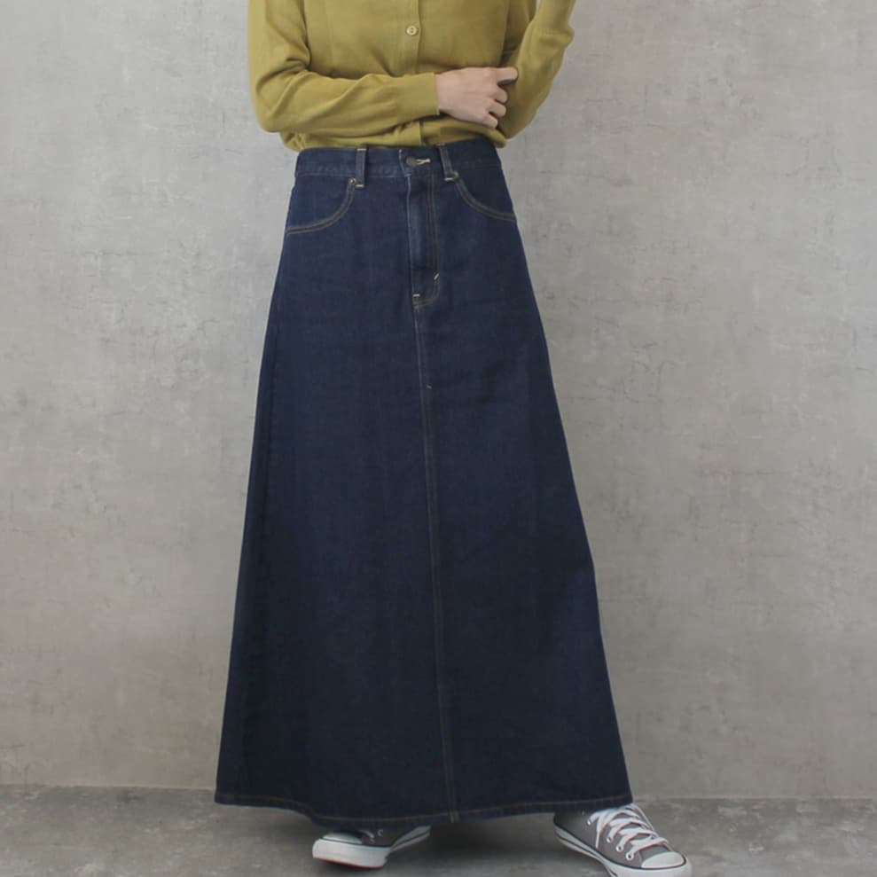 フロアまでのゆったりデニムフレアスカート