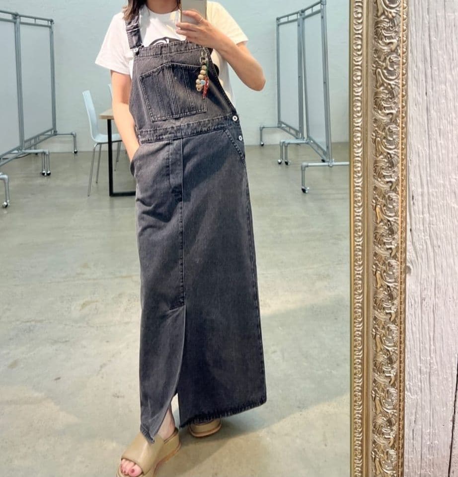 デニムスカート 長さのあるマキシ丈サロペットスカート