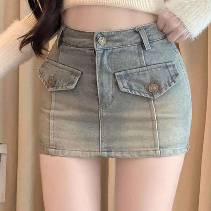 カジュアルスタイル　ミニデニムスカート