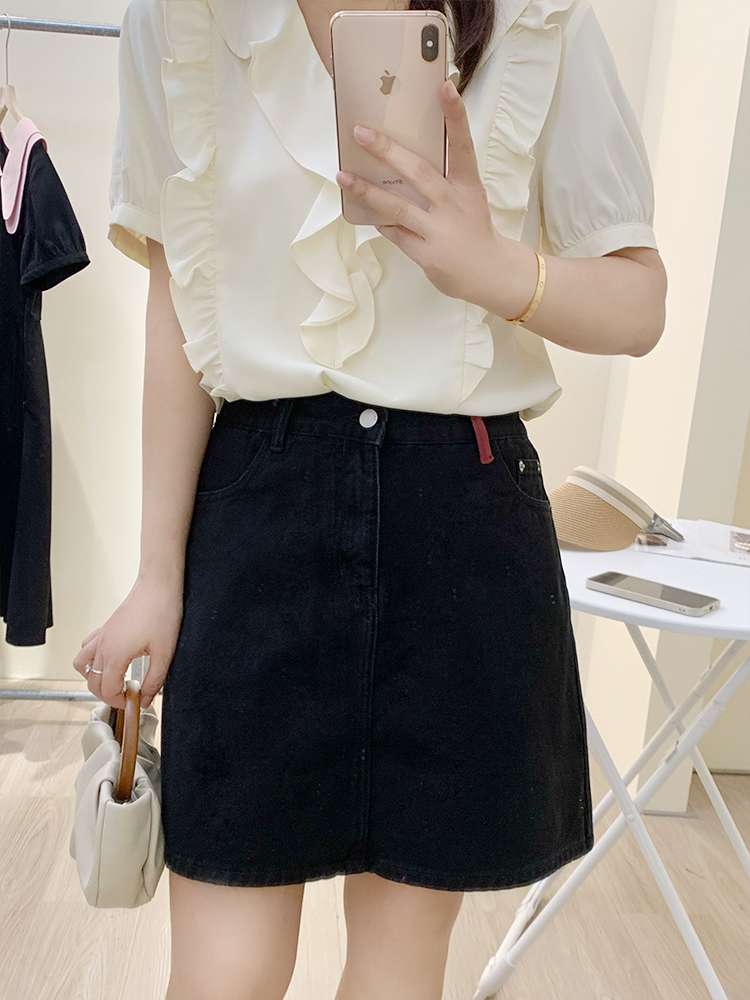 カジュアルスタイル　デニムフレアミニスカート