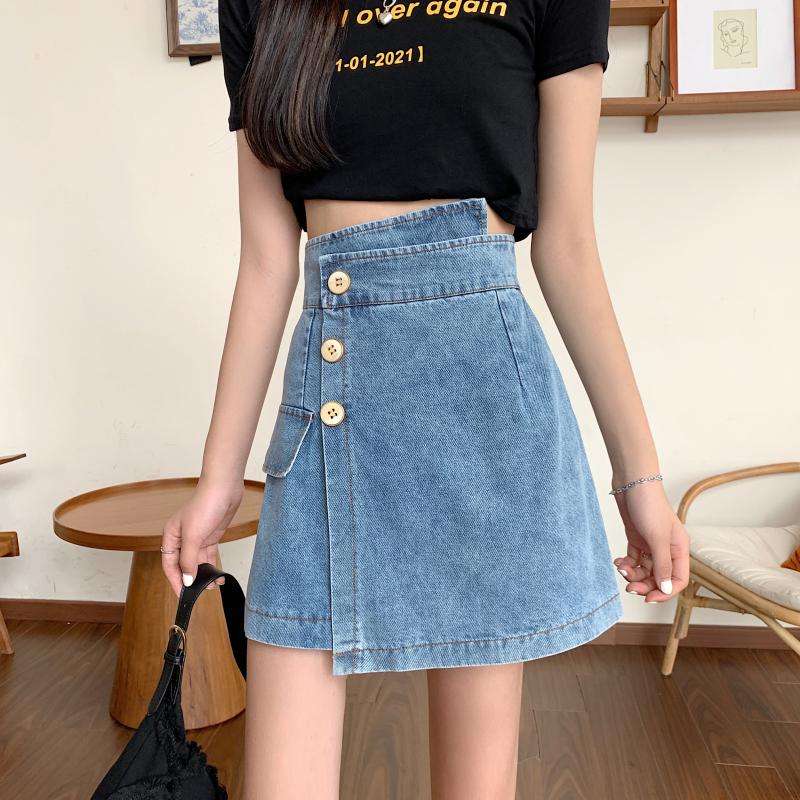 カジュアルスタイル　デニムミニスカート