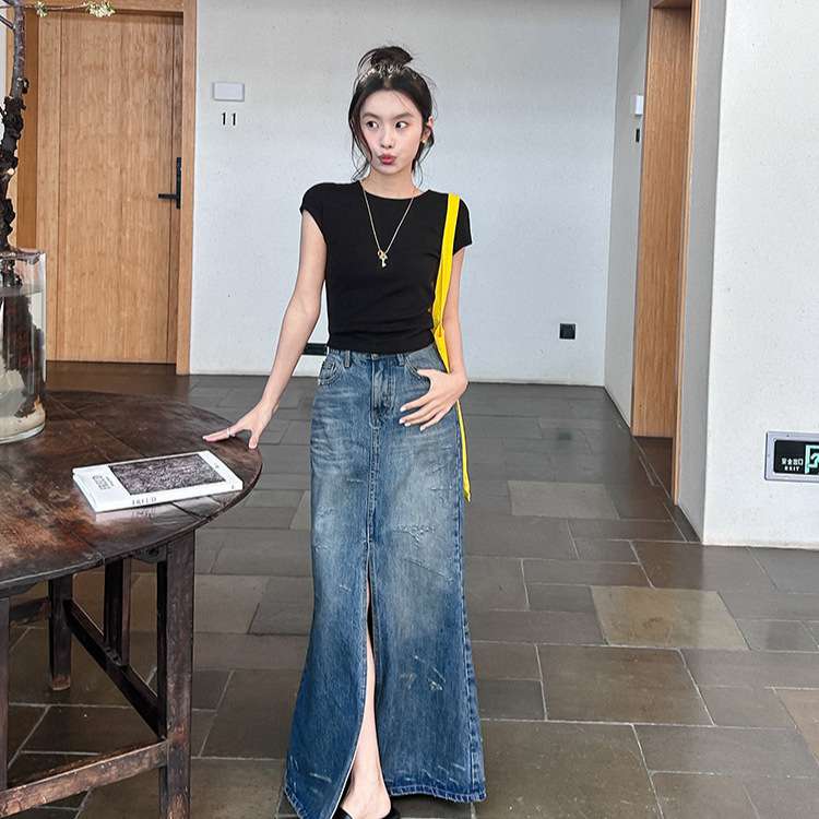 カジュアルスタイル デニム素材のスリットマキシスカート