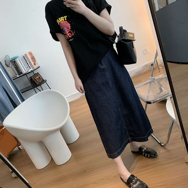 カジュアルスタイル　コンパクトデニムミディロングスカート