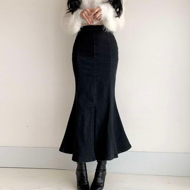 カジュアルスタイル　マーメイドシルエットのデニムロングスカート