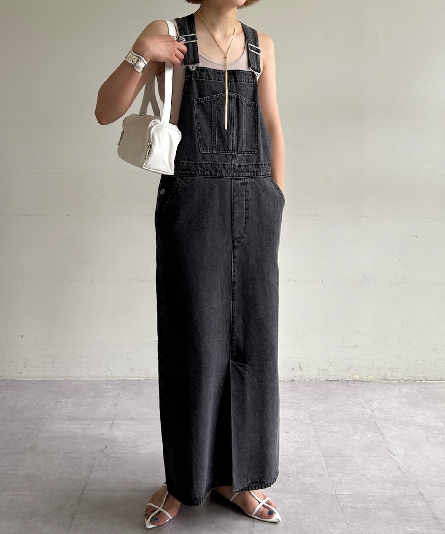 デニムスカート 長さのあるマキシ丈サロペットスカート