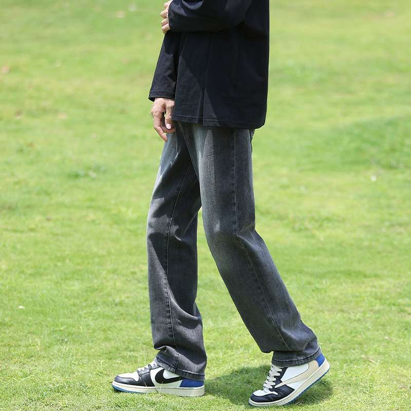 カジュアルスタイル ストレートフィット グレーデニムスラックス
