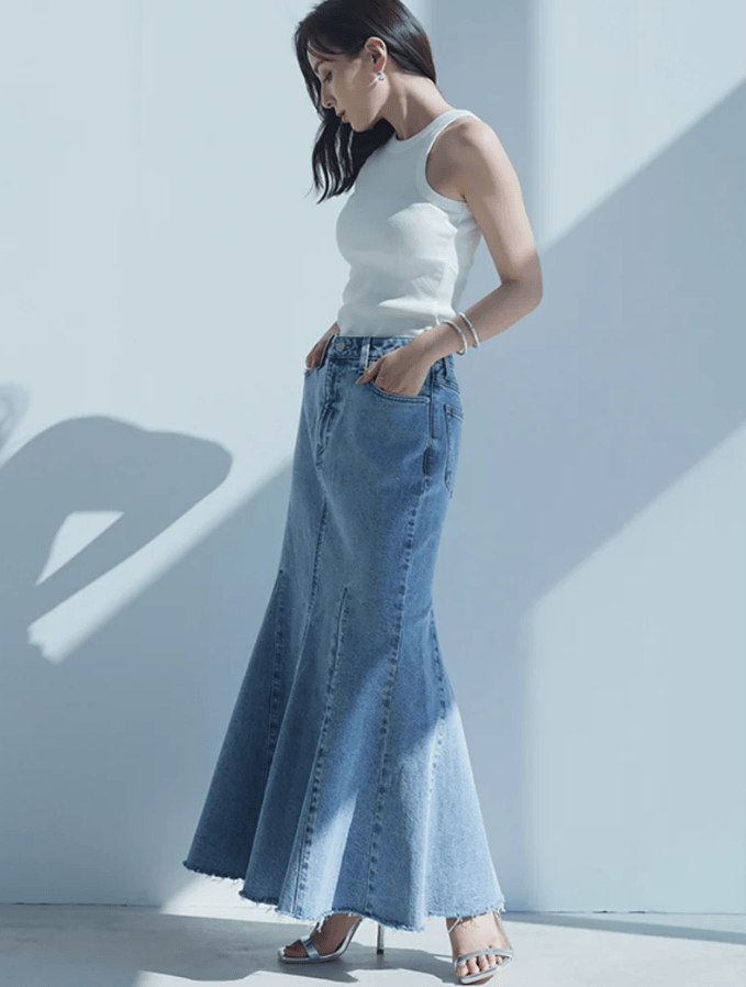 優美なシルエット デニムマーメイド裾フリンジスカート