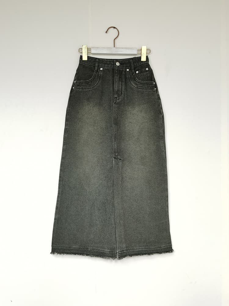 裾切りっぱなしデニムマキシロングスカート