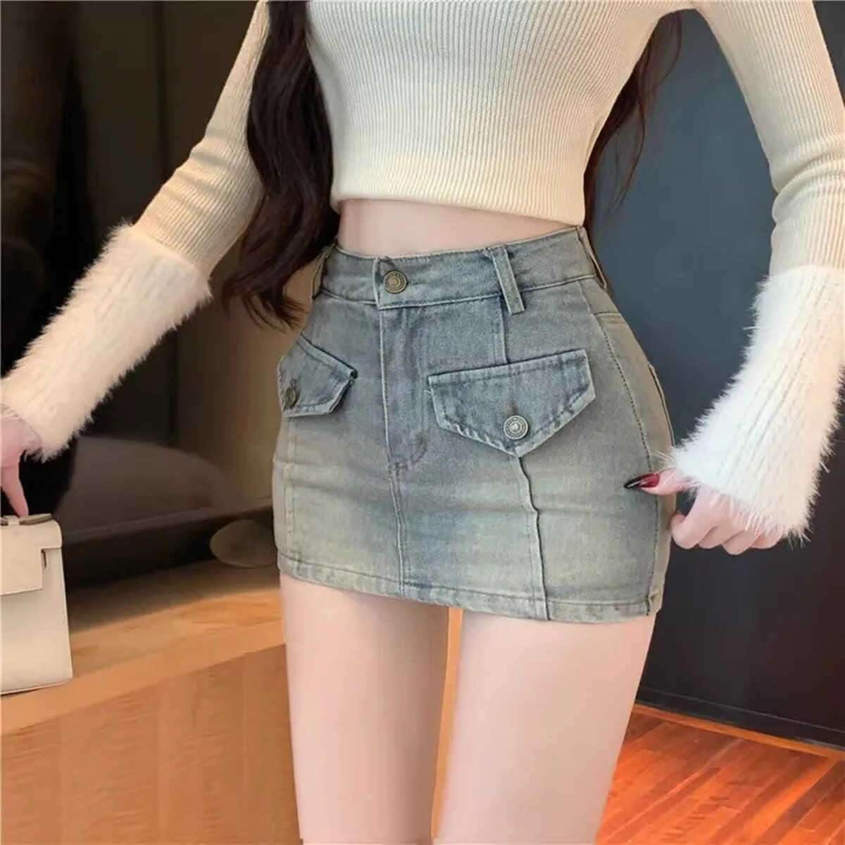 カジュアルスタイル　ミニデニムスカート