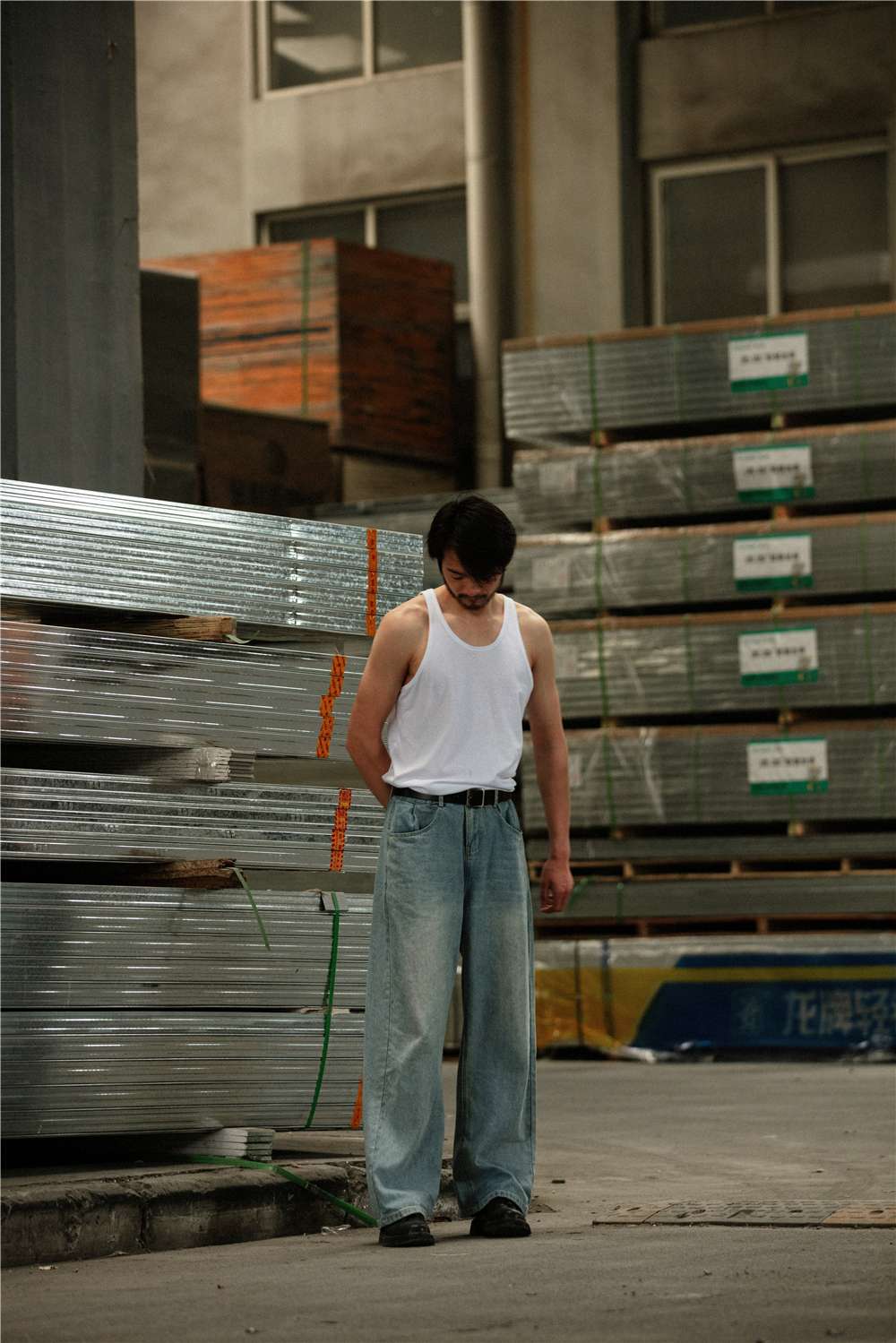 カジュアルスタイル ワイドリラックスデニム 90年代風