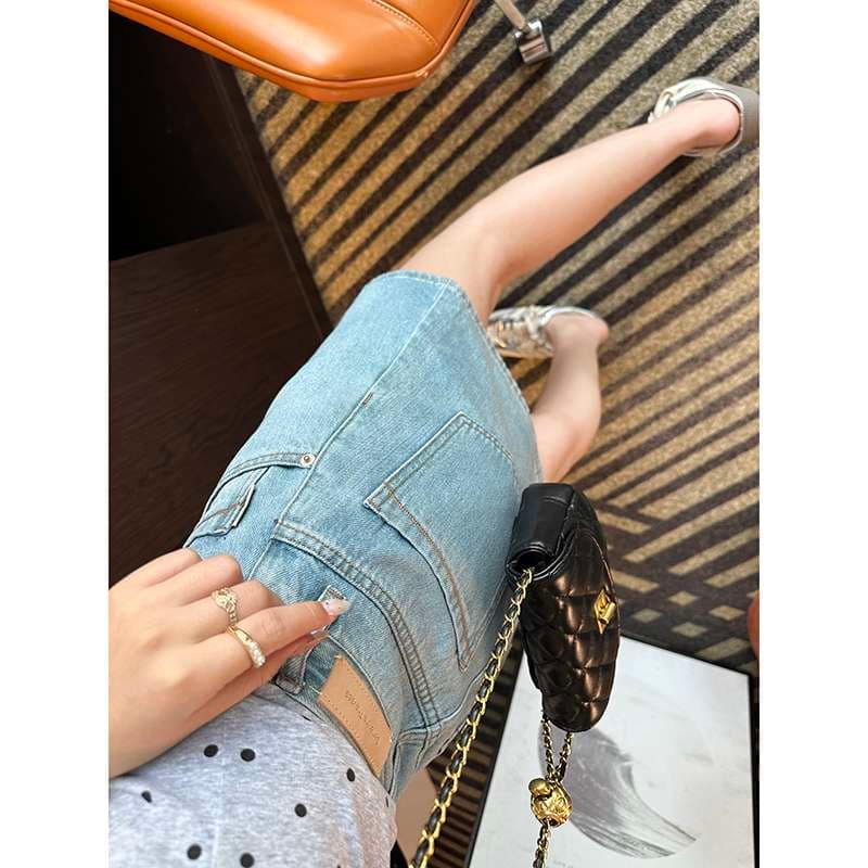 カジュアルスタイル　シンプルデニムミニスカート