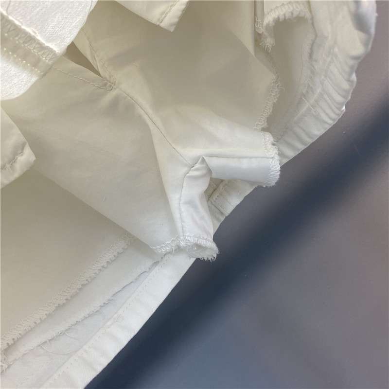 カーゴポケット付きホワイトデニムミニスカート