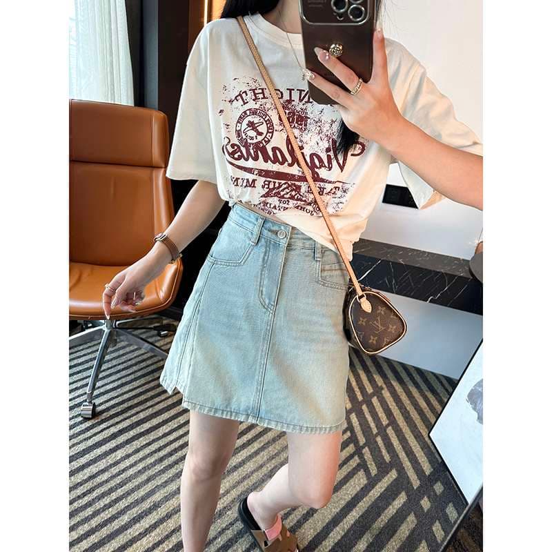 カジュアルスタイル　シンプルデニムミニスカート