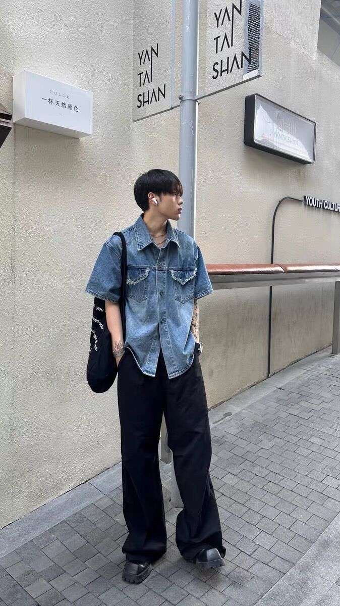 ストリートスタイル オーバーサイズデニムシャツ