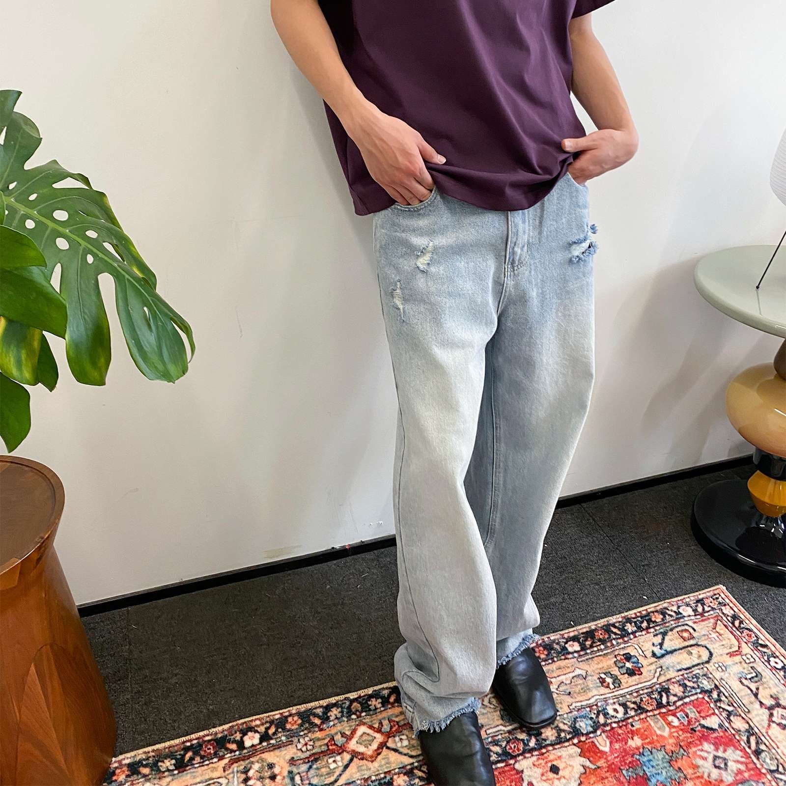 デニム  ゆったりシルエットの裾フリンジジーンズ