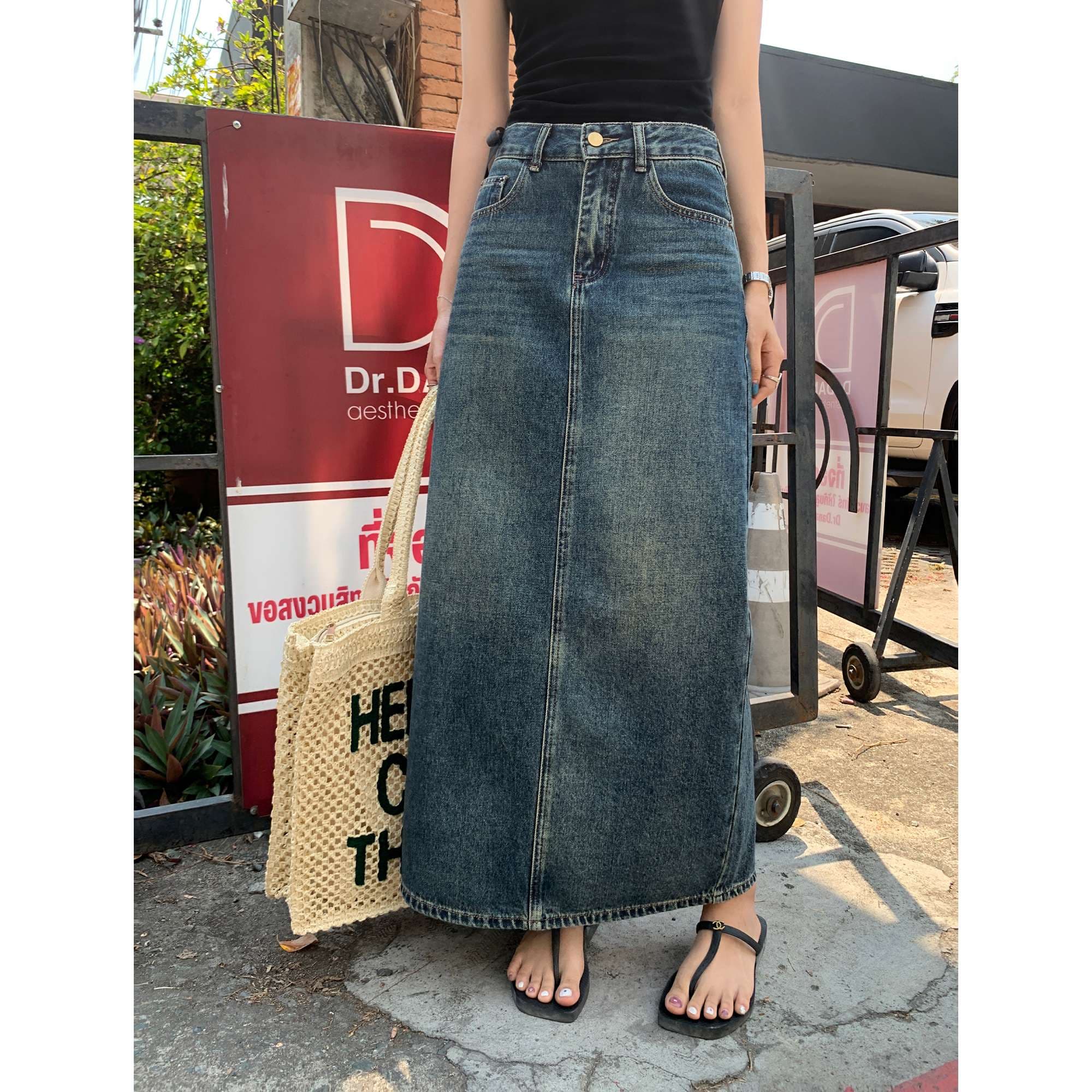 カジュアルスタイル　クラシックデニムマキシスカート