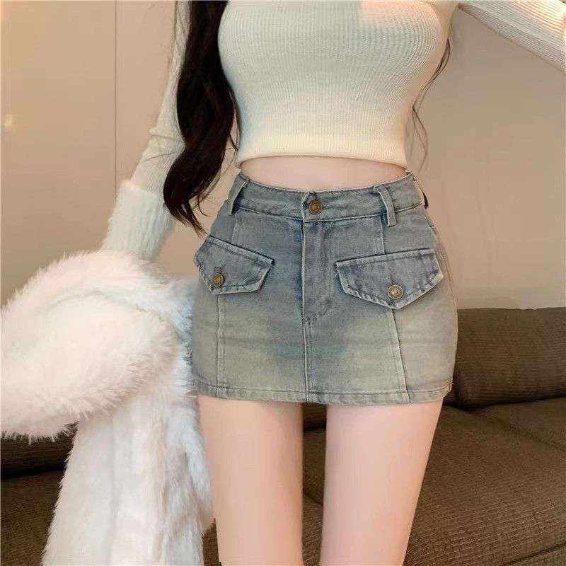 カジュアルスタイル　ミニデニムスカート