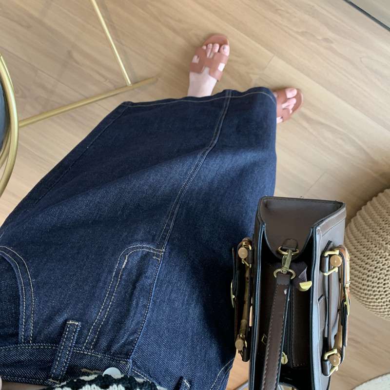 カジュアルスタイル　コンパクトデニムミディロングスカート