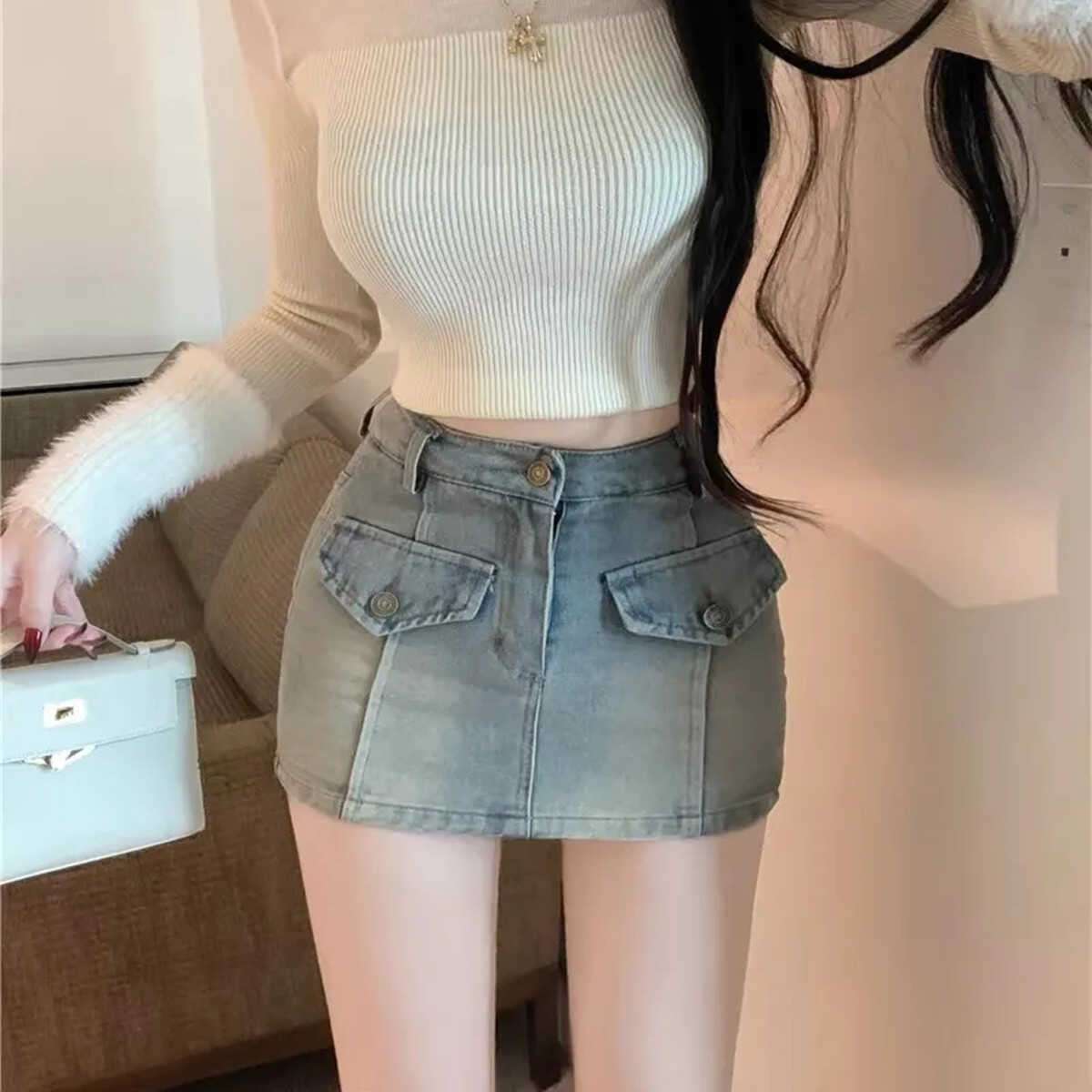 カジュアルスタイル　ミニデニムスカート