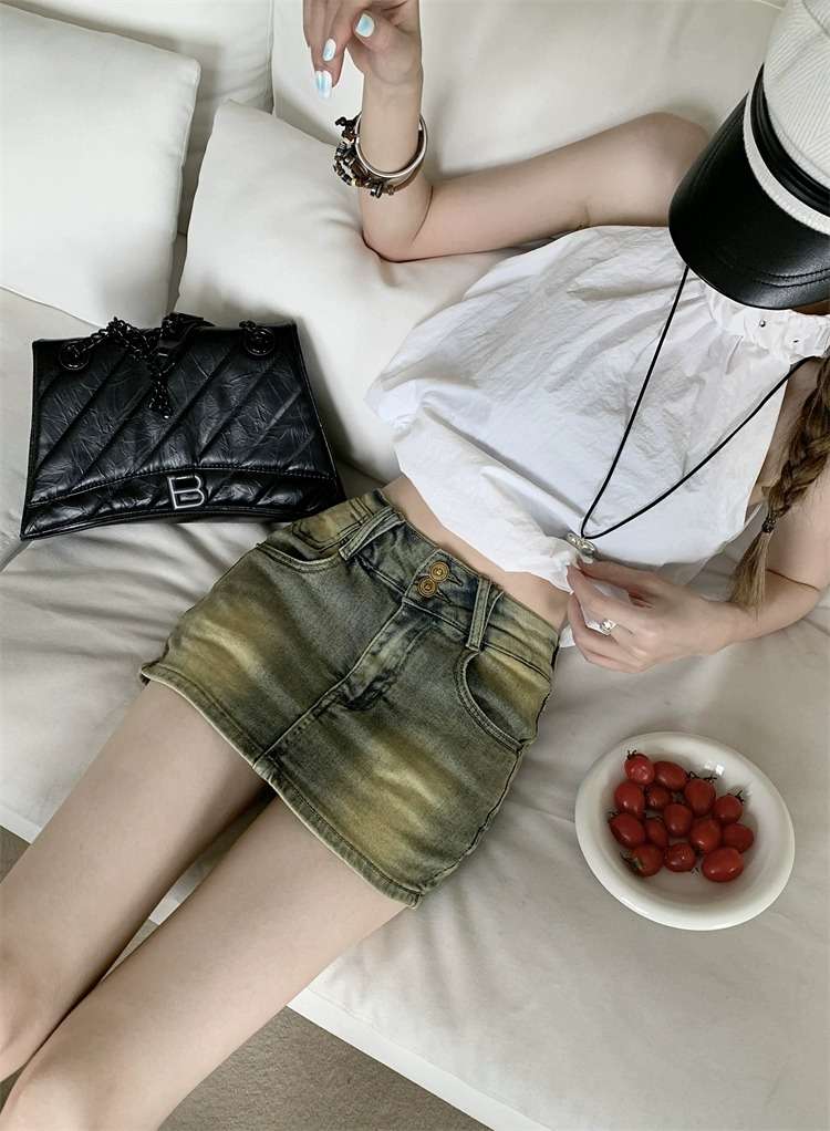 カジュアルスタイル　 ヴィンテージ風デニムミニスカート