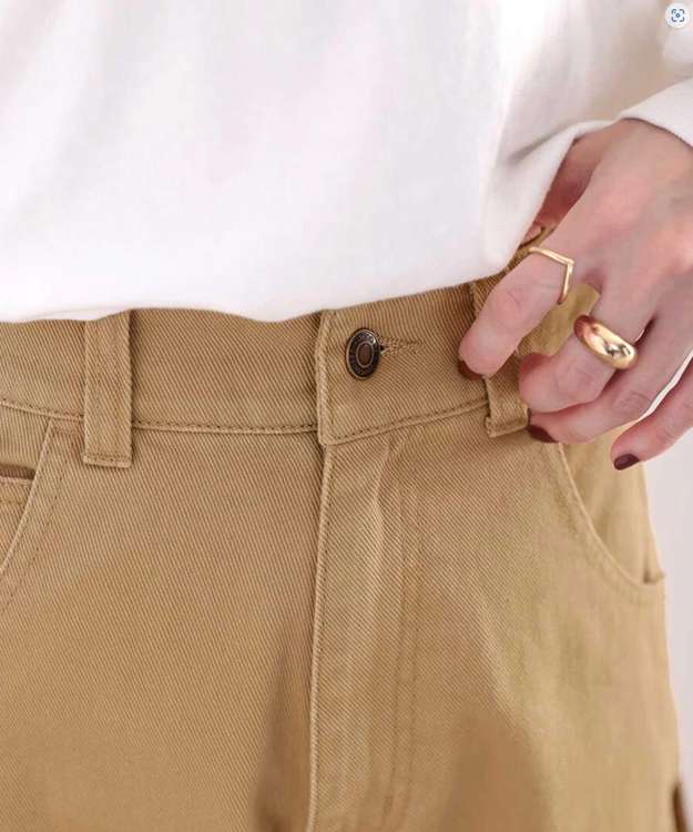 デニム ゆったりシルエットのワイドパンツ